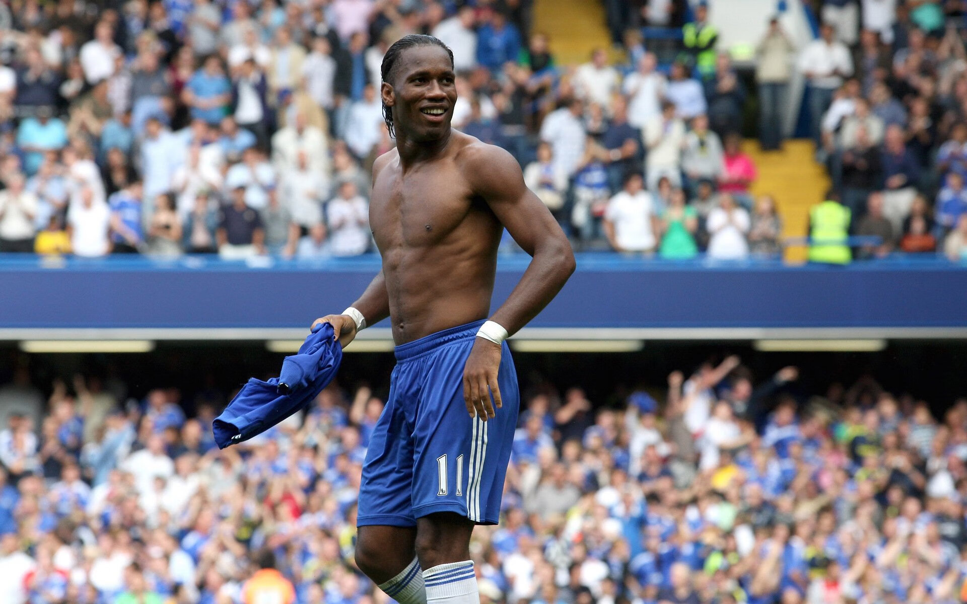 阿森纳连续得分压制曼城,奥纳纳在德甲争冠战接管比赛,现代足球的非典型英雄时代