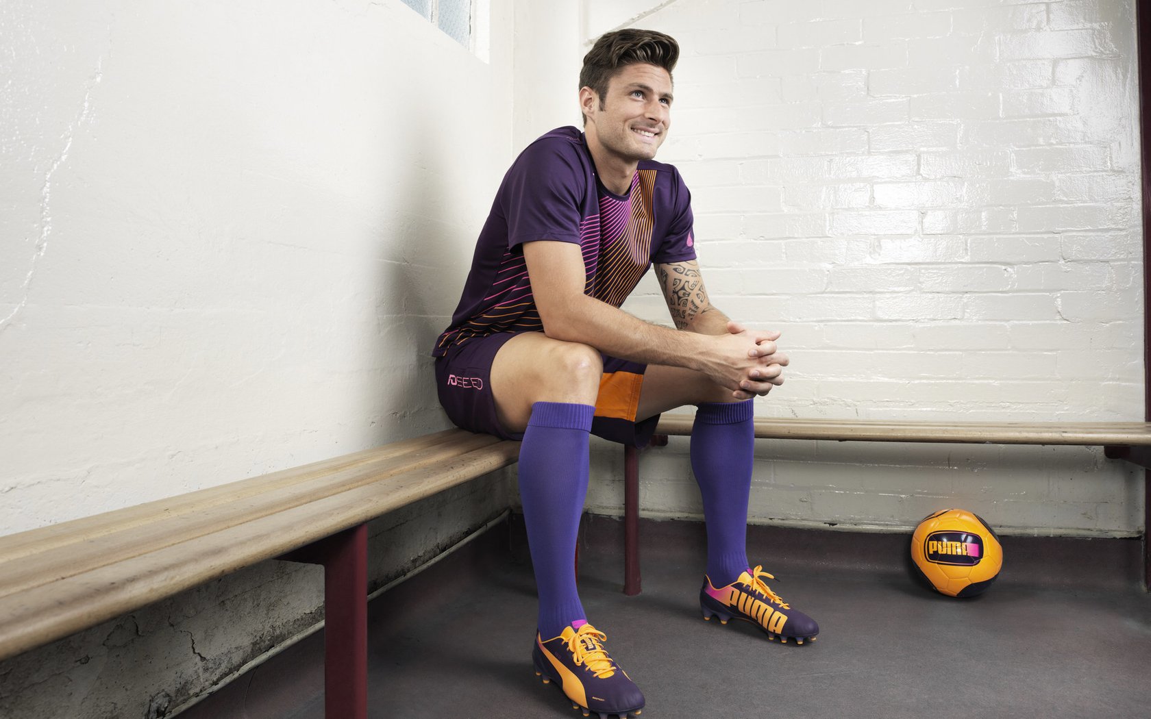 开云体育下载-阿尔及利亚的沙漠风暴，狂胜几内亚背后的非洲足球权力重构